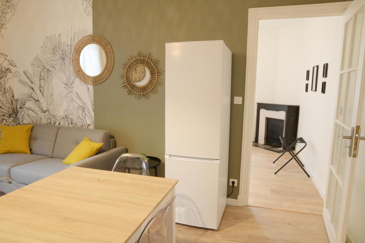 T3 de charme situé en hyper centre avec wifi, netflix, linge, draps, savons et serviettes fournis Cognac Chambre photo